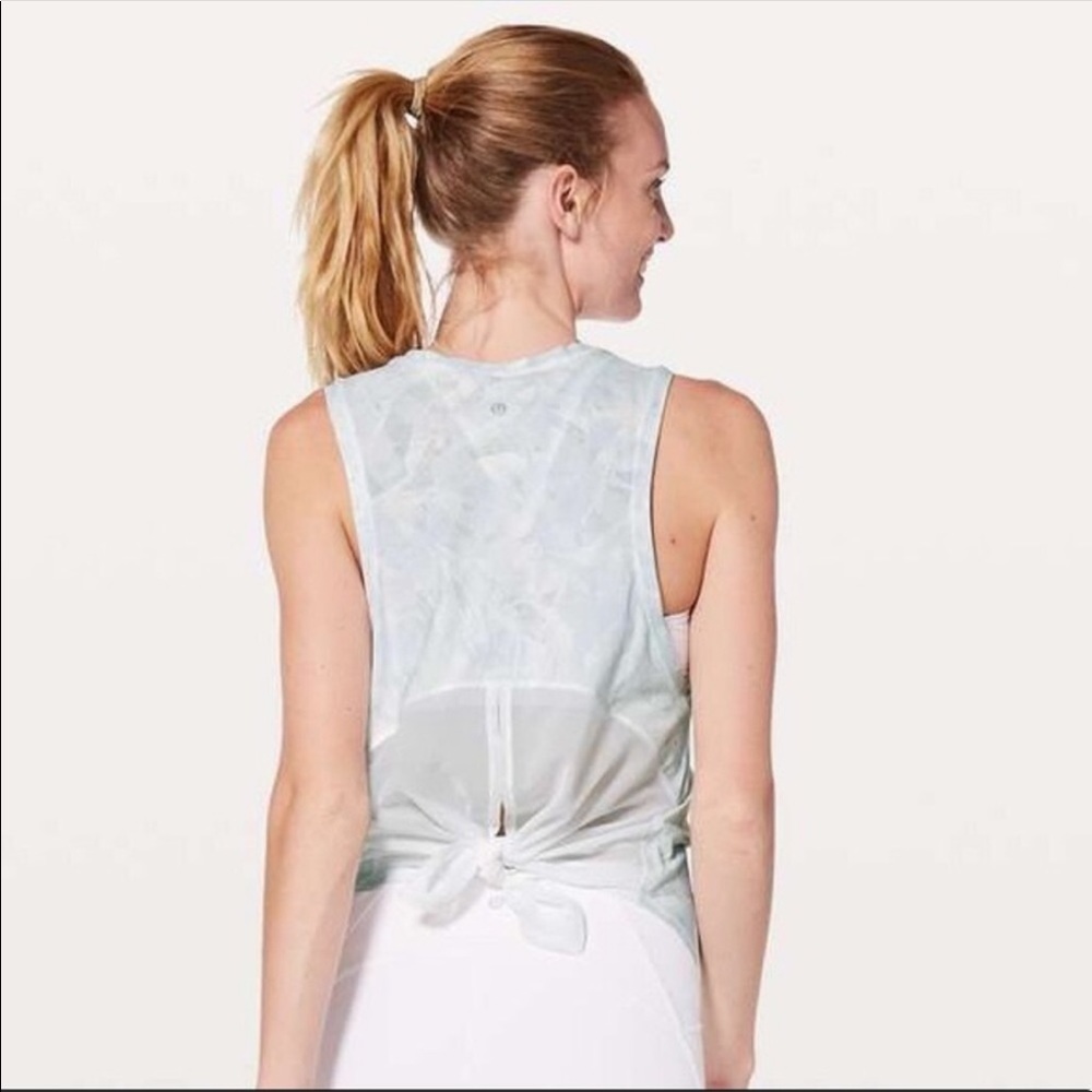 Lululemon Ace Tank (Size 6)